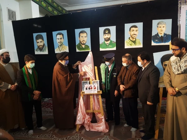 حضور دانشجو معلم ارجمند سیدمهدی طباطبایی راد و مدرس گرامی جناب آقای حسین پاک سرشت در مراسم  رونمایی از دو کتاب آنان؛ «مکتب حاج قاسم چراغ راه ملت» و «قرار بی قراری تا بهشت» 