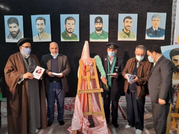 حضور دانشجو معلم ارجمند سیدمهدی طباطبایی راد و مدرس گرامی جناب آقای حسین پاک سرشت در مراسم  رونمایی از دو کتاب آنان؛ «مکتب حاج قاسم چراغ راه ملت» و «قرار بی قراری تا بهشت» 