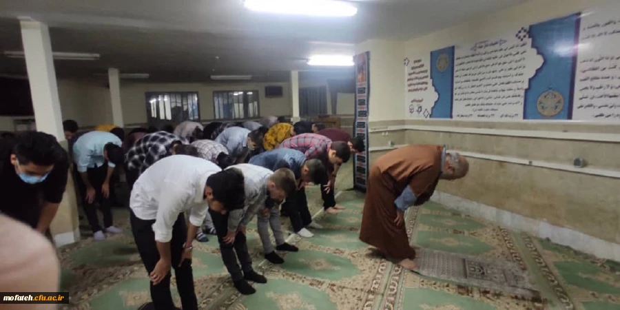 برگزاری نماز مغرب و عشا در نمازخانه خوابگاه دانشجویی پردیس شهید مفتح.