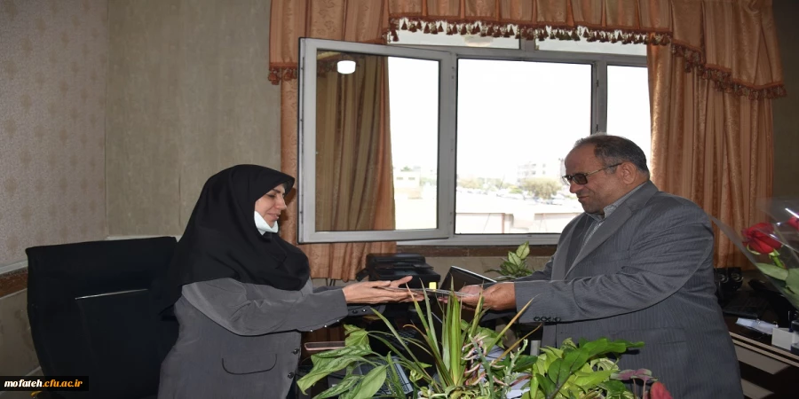 از اساتید معزز پردیس شهید مفتح شهر ری تجلیل به عمل آورد.