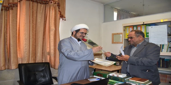 از اساتید معزز پردیس شهید مفتح شهر ری تجلیل به عمل آورد. 