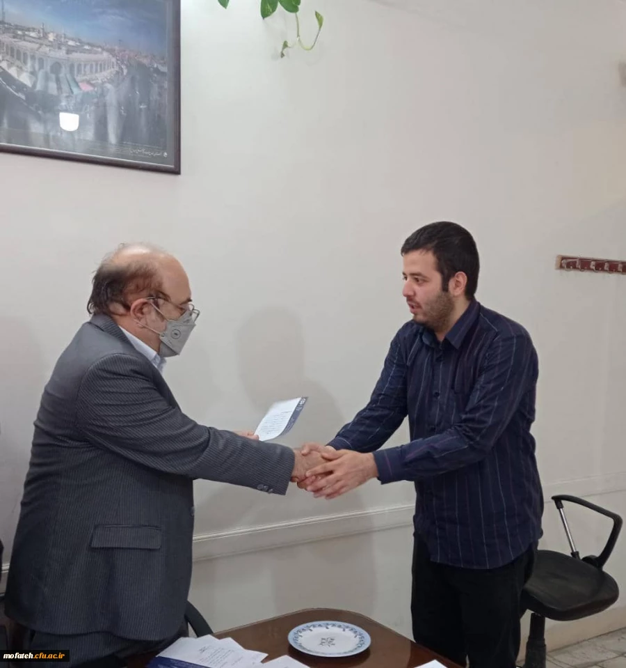 اهدای ابلاغ رسمی اعضای منتخب  شورای صنفی پردیس شهید مفتح با حضور مدیریت محترم پردیس های استان تهران جناب آقای دکتر بلاغی و سرپرست و معاون محترم پردیس آقایان دکتر پاک سرشت و دکتر کلانتر و کارشناس مسئول امور دانشجویی آقای کارخانه . 2