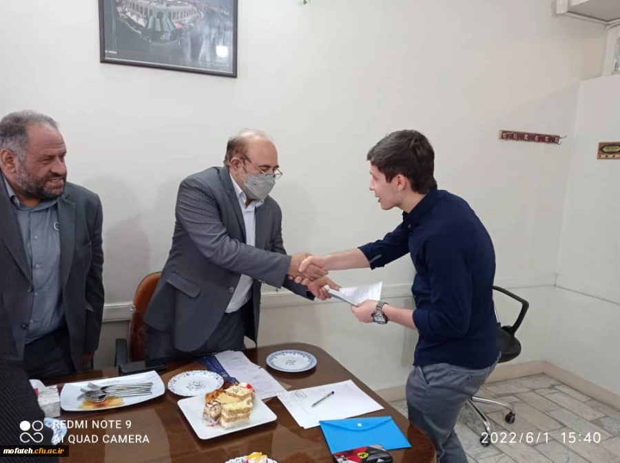 اهدای ابلاغ رسمی اعضای منتخب  شورای صنفی پردیس شهید مفتح با حضور مدیریت محترم پردیس های استان تهران جناب آقای دکتر بلاغی و سرپرست و معاون محترم پردیس آقایان دکتر پاک سرشت و دکتر کلانتر و کارشناس مسئول امور دانشجویی آقای کارخانه . 5