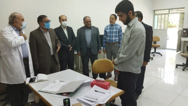  از روند مصاحبه داوطلبان ورود به دانشگاه فرهنگیان و نیز کلاس های مهارت آموزان بازدید کردند. 5