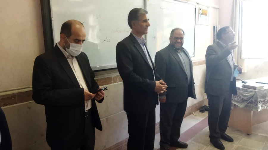  از روند مصاحبه داوطلبان ورود به دانشگاه فرهنگیان و نیز کلاس های مهارت آموزان بازدید کردند. 9