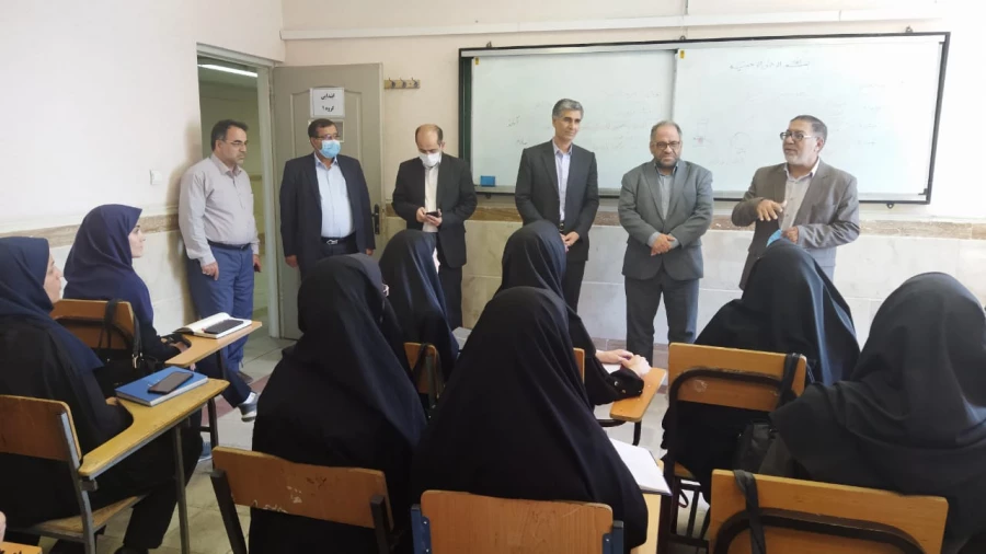  از روند مصاحبه داوطلبان ورود به دانشگاه فرهنگیان و نیز کلاس های مهارت آموزان بازدید کردند. 10