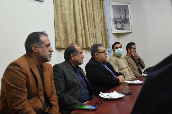 با مدیران، معلمان و کارکنان مجتمع آموزشی میر داماد شهر ری 4