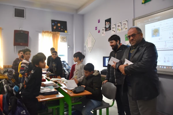 با مدیران، معلمان و کارکنان مجتمع آموزشی میر داماد شهر ری 7