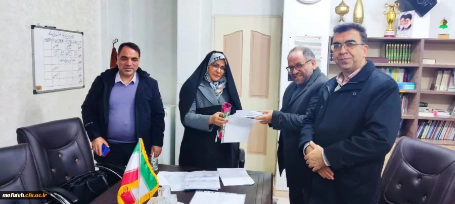 تکریم و بزرگداشت مقام(مادر) و (زن) در پردیس شهید مفتح شهرری 5