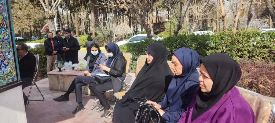 غبارروبی مزار مطهر شهید گمنام پردیس شهید مفتح به مناسبت ایام الله دهه فجر 
 2