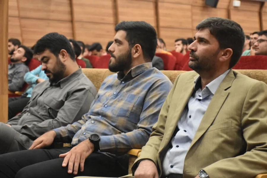 مراسم اکران مستند اردوی راهیان نور ۱۴۰۱ بسیج دانشجویی پردیس شهید مفتح و تجلیل از فعالان بسیج دانشجویی 4