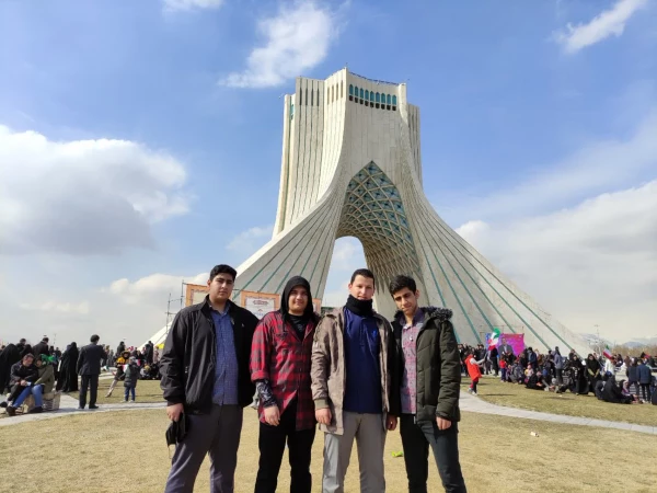 مراسم 22 بهمن ماه و حضور همکاران و دانشجو معلمان پردیس در این مراسم 4