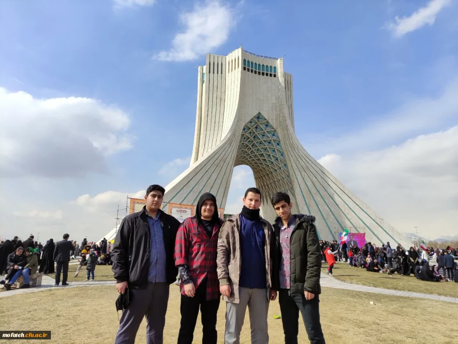 مراسم 22 بهمن ماه و حضور همکاران و دانشجو معلمان پردیس در این مراسم 4