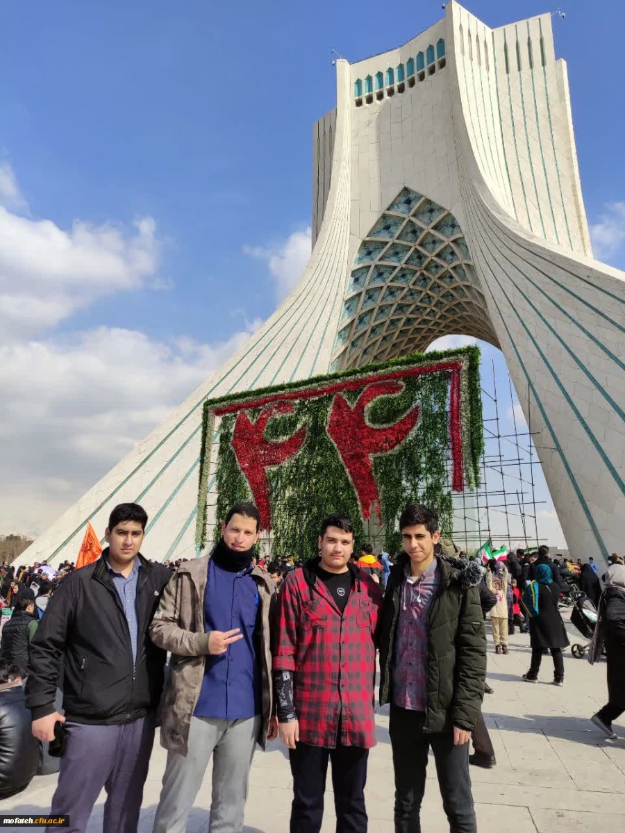 مراسم 22 بهمن ماه و حضور همکاران و دانشجو معلمان پردیس در این مراسم 5