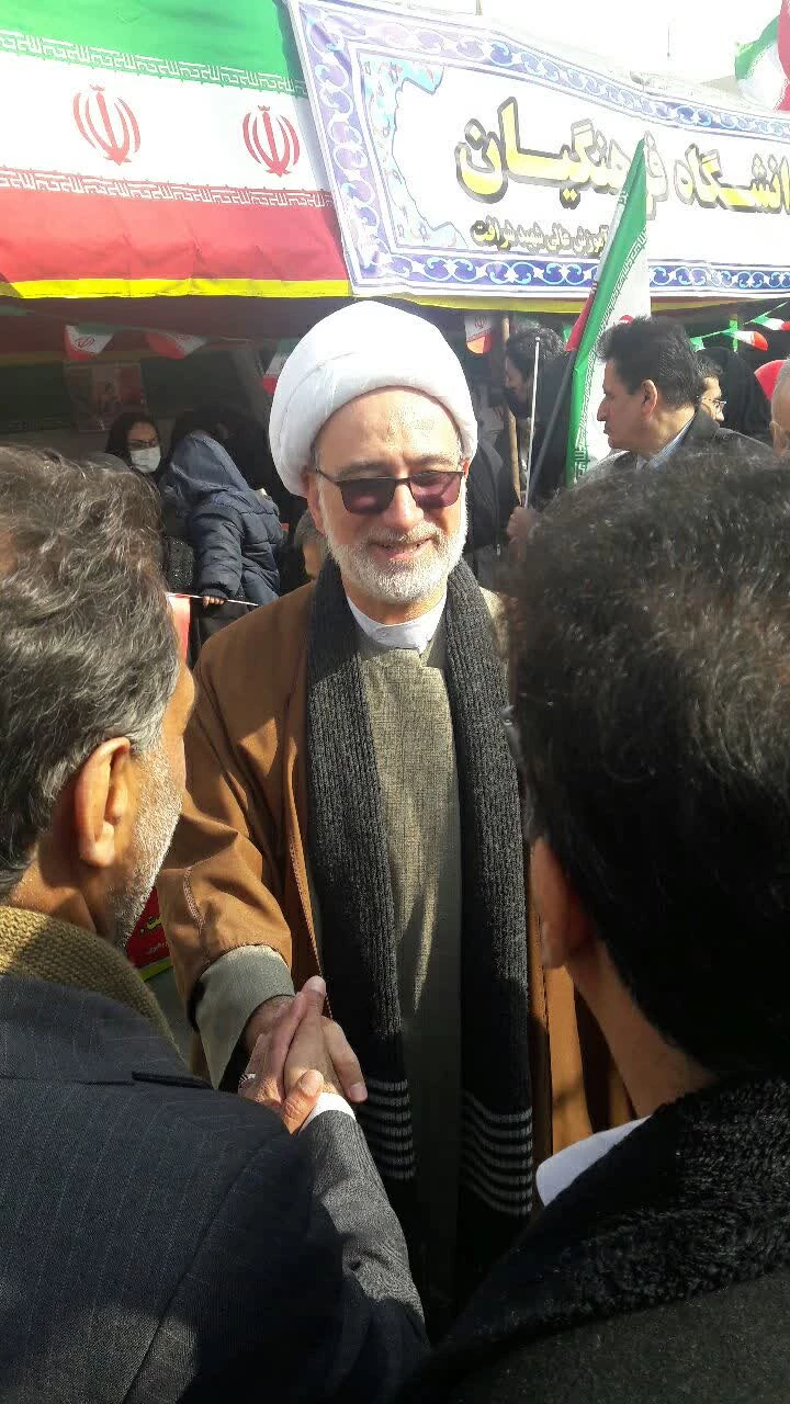 مراسم 22 بهمن ماه و حضور همکاران و دانشجو معلمان پردیس در این مراسم 20