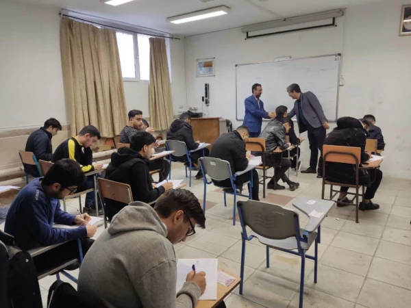 بازدید تیم ارزیاب آموزشی از روند برگزاری آزمون های دانشجومعلمان پردیس شهید مفتح شهرری 4