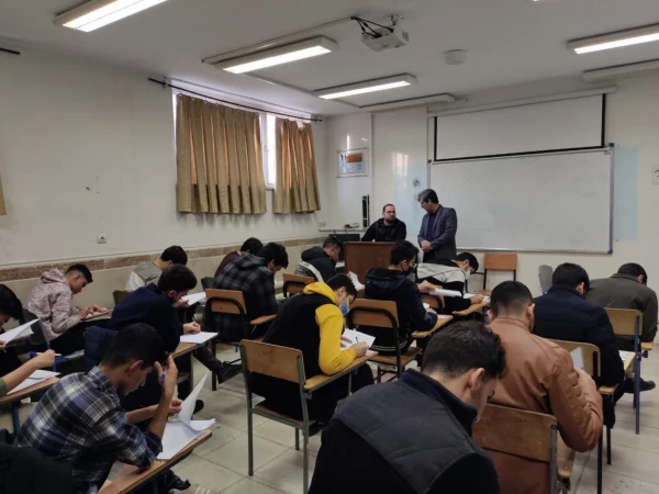 بازدید تیم ارزیاب آموزشی از روند برگزاری آزمون های دانشجومعلمان پردیس شهید مفتح شهرری 6