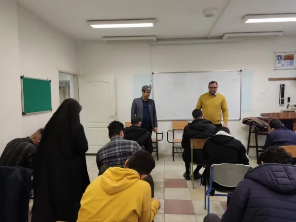 بازدید تیم ارزیاب آموزشی از روند برگزاری آزمون های دانشجومعلمان پردیس شهید مفتح شهرری 8