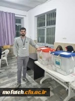 سید طاها بنده به عنوان ناظر هستم پای صندوق رای