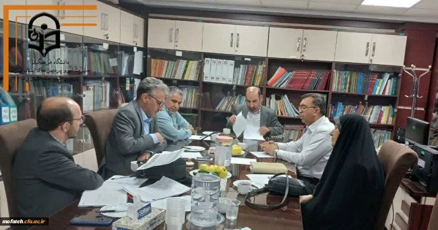 میزگرد مجله رشد آموزش زبان و ادب فارسی با عنوان: &quotارتباط برنامه ها و منابع درسی دانشگاه فرهنگیان با کتب درسی