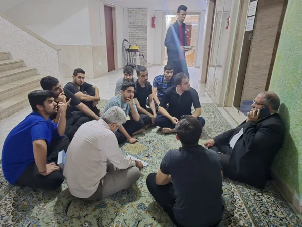 بازدید سرزده دکتر پاک سرشت؛ سرپرست پردیس شهید مفتح از سراهای دانشجویی و گفت و گو با دانشجو معلمان 2