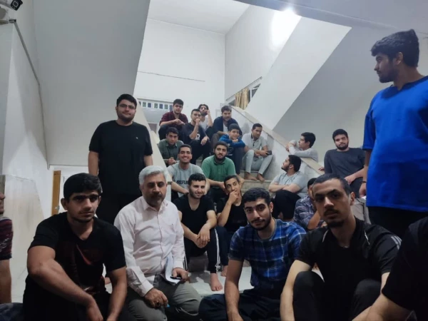 بازدید سرزده دکتر پاک سرشت؛ سرپرست پردیس شهید مفتح از سراهای دانشجویی و گفت و گو با دانشجو معلمان 4