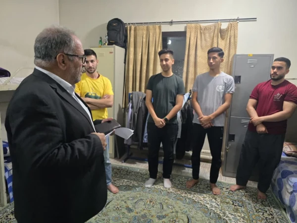 بازدید سرزده دکتر پاک سرشت؛ سرپرست پردیس شهید مفتح از سراهای دانشجویی و گفت و گو با دانشجو معلمان 6