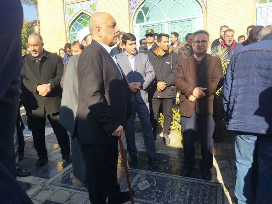 حضور در مراسم تشییع 3