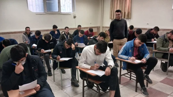 اولین روز برگزاری آزمون های پایان نیمسال اول سال تحصیلی ۱۴۰۳-۱۴۰۴ در پردیس شهید مفتح 2
