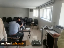 سنجش سلامت همکاران با دستگاه InBody توسط استاد کمالوند به مناسب هفته گرامیداشت معلم 5