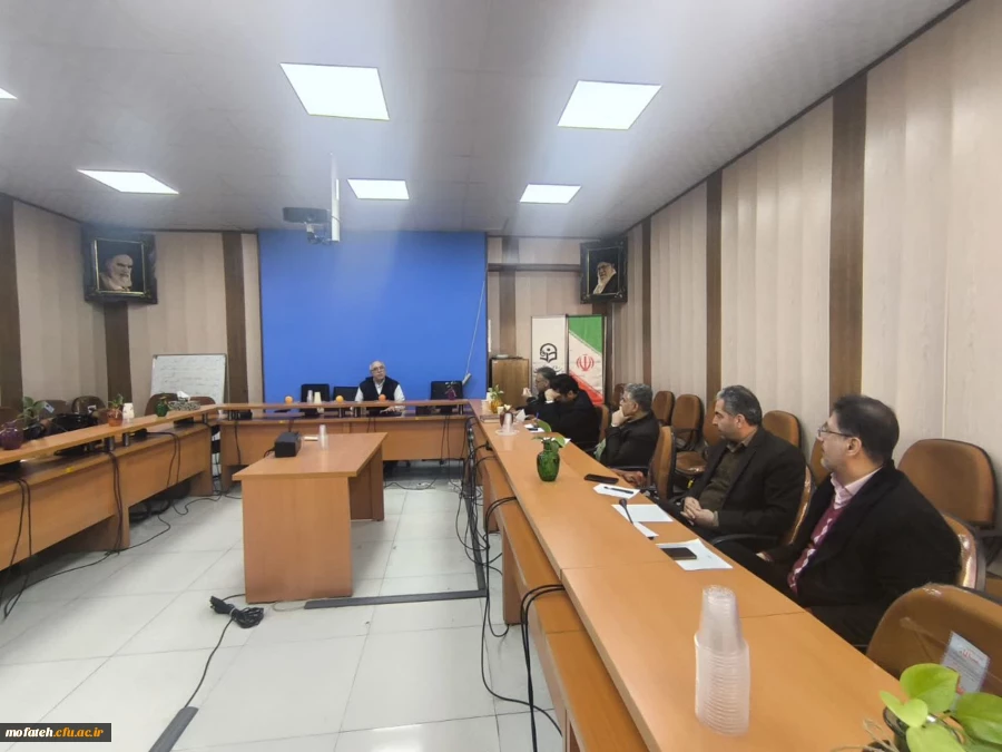برگزاری جلسه گروه آموزش زبان و ادبیات فارسی با محوریت ساماندهی اعضای هیأت علمی 2