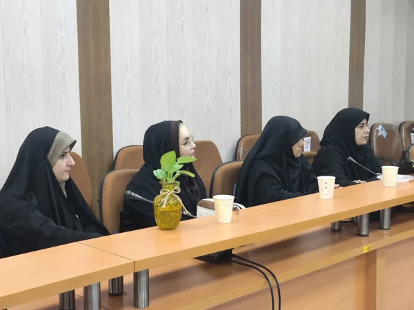 برگزاری جلسه گروه آموزش زبان و ادبیات فارسی با محوریت ساماندهی اعضای هیأت علمی 4